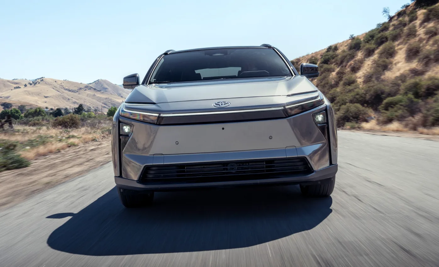 تويوتا bZ 2026: سيارة SUV كهربائية بأداء محسن