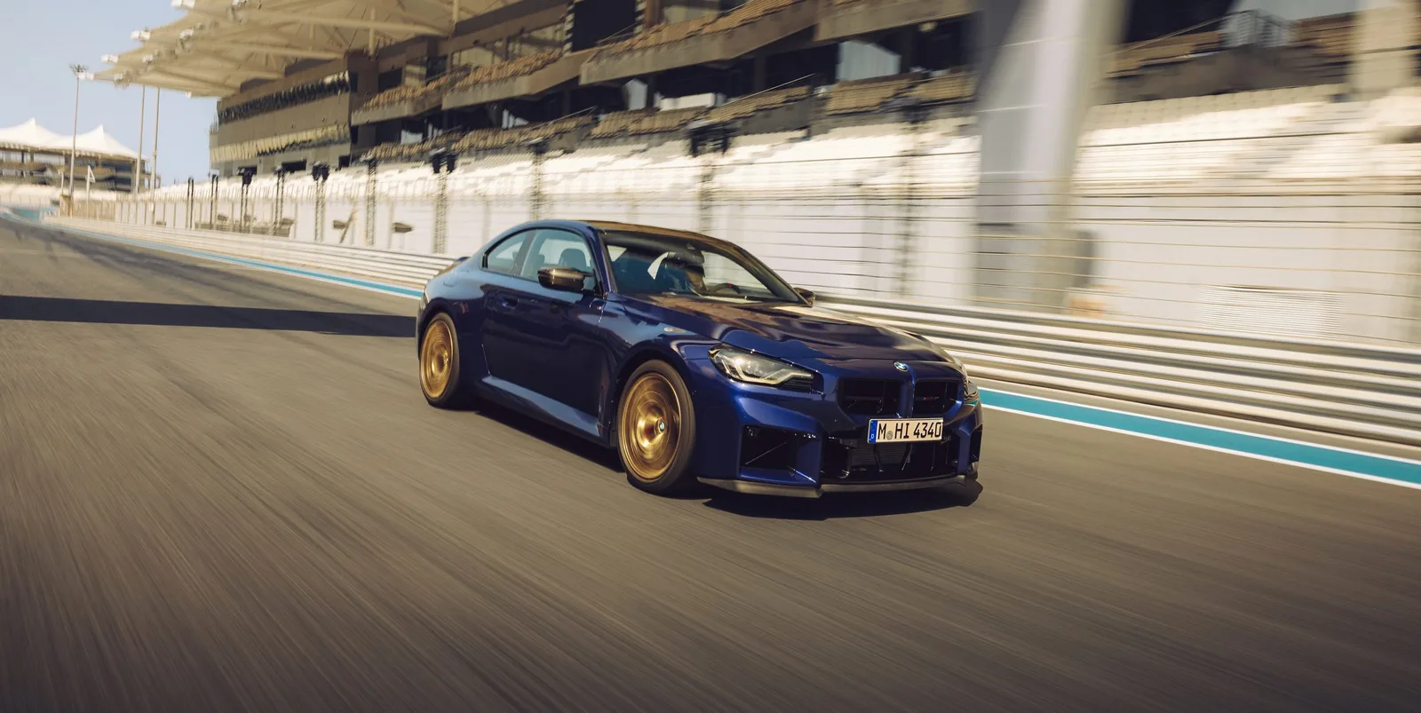 BMW تطرح أول M5 الهجينة بعرض خاص