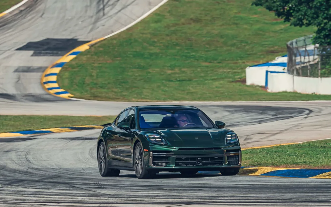 بورشه تواصل تحطيم الأرقام القياسية في Road Atlanta مع كايين وباناميرا وتايكان