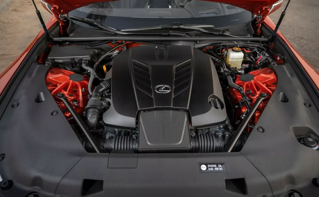 نسخة محدودة من لكزس LC V8 تنطلق قريباً