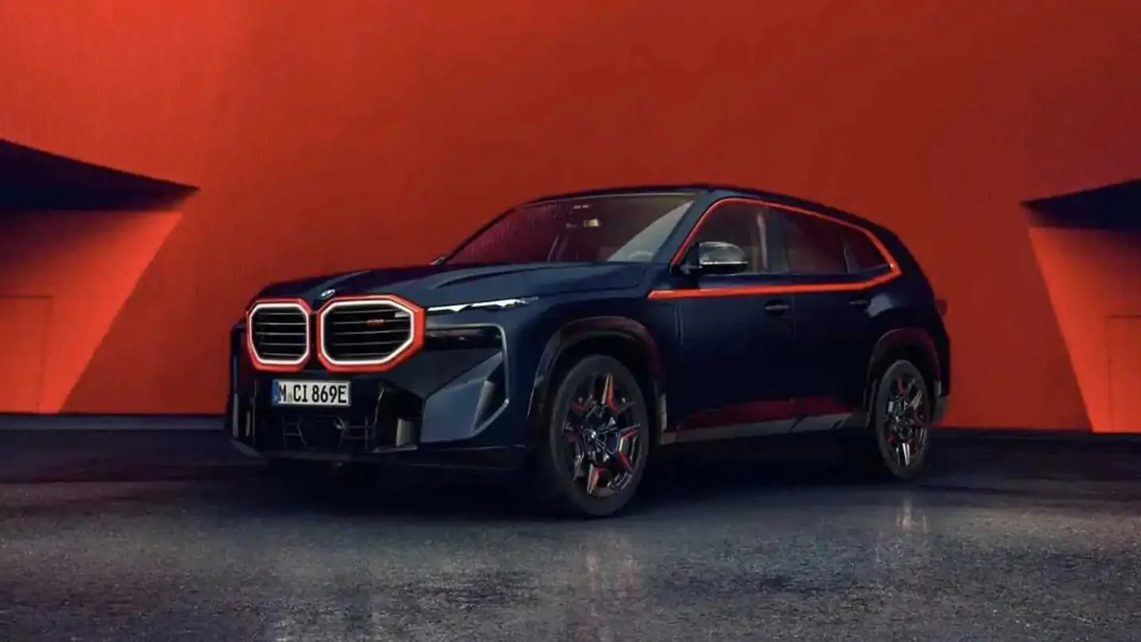الوحش الهجين يعود من جديد: BMW XM 2026 بقوة 738 حصانًا وتقنية شحن مطوّرة