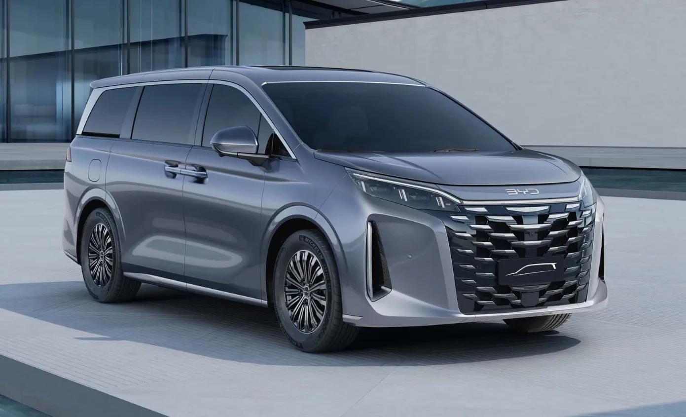 BYD تطلق ميني فان هجينة قابلة للشحن M9 في المكسيك