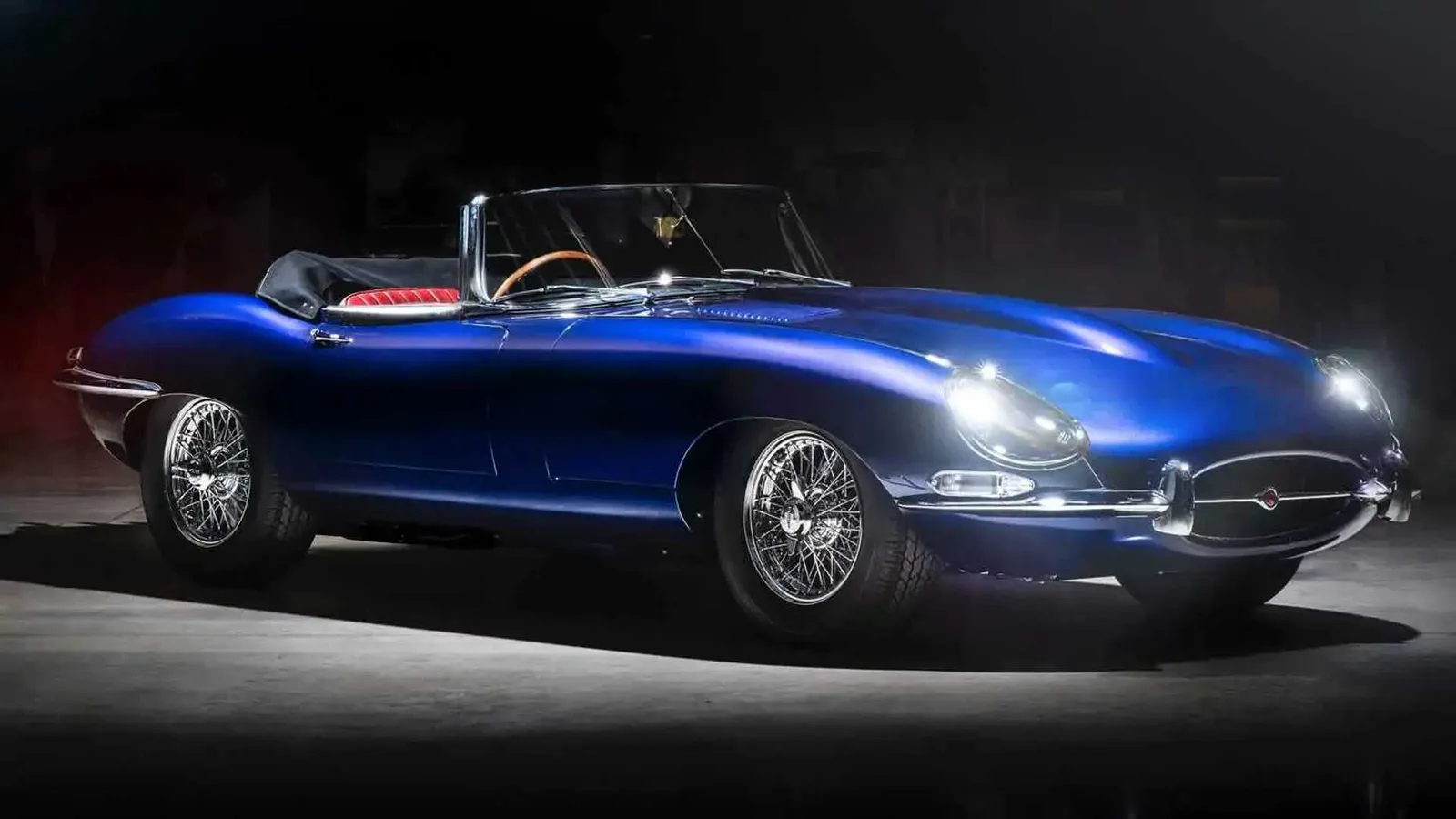 إيان كالوم يعيد إحياء جاكوار E-Type بتصميم Restomod مبهر