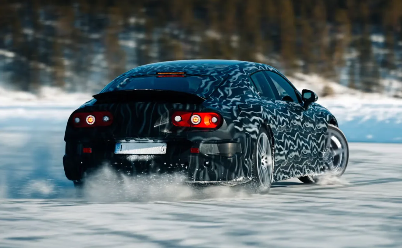 مرسيدس تلمّح لسيارة سيدان كهربائية عالية الأداء من AMG بتصميم انسيابي جذاب