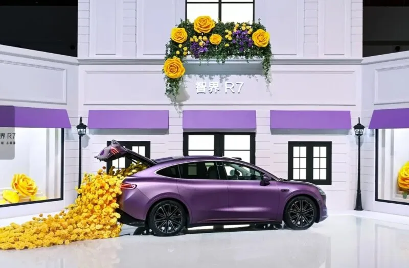 لوكسييد R7 ترتقي بتجربة القيادة مع نسختي Max وUltra الجديدة