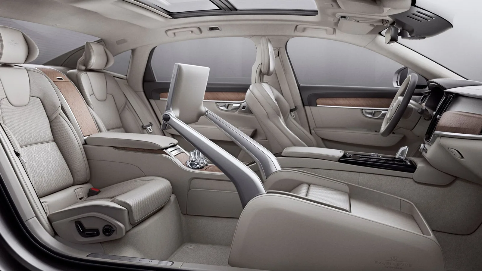 مواصفات فولفو S90