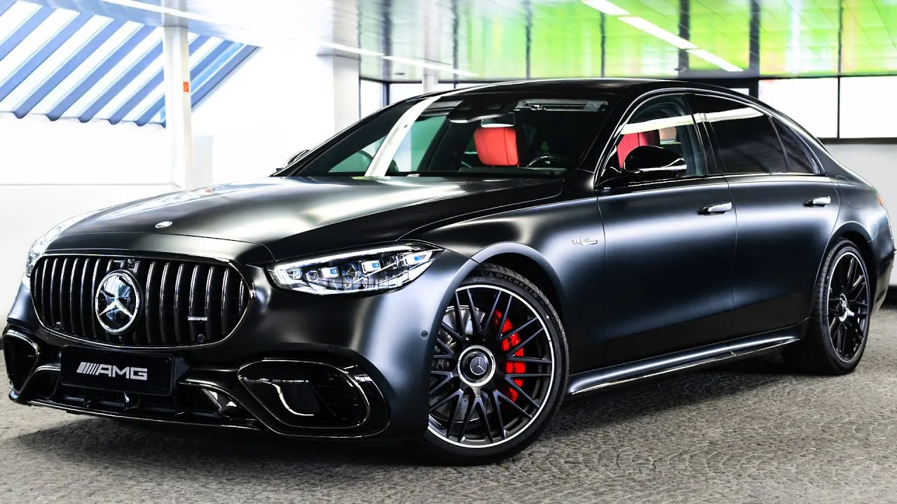 اكتشف التصميم الداخلي لمرسيدس AMG S63 E Performance موديل 2025