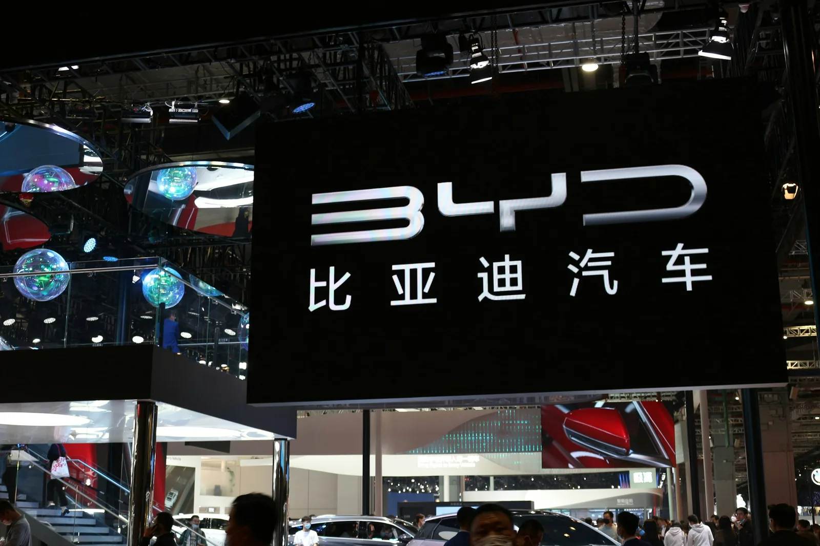 BYD تحدث ثورة في عالم السيارات الكهربائية بإطلاق منصة Super e-Platform