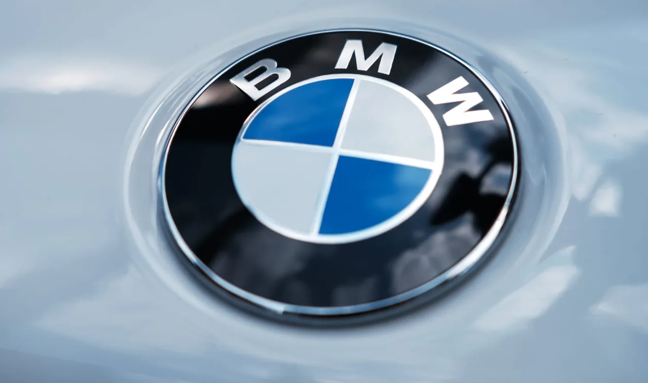 BMW تكشف عن نظام المعلومات والترفيه الجديد “Panoramic iDrive X” في سياراتها القادمة