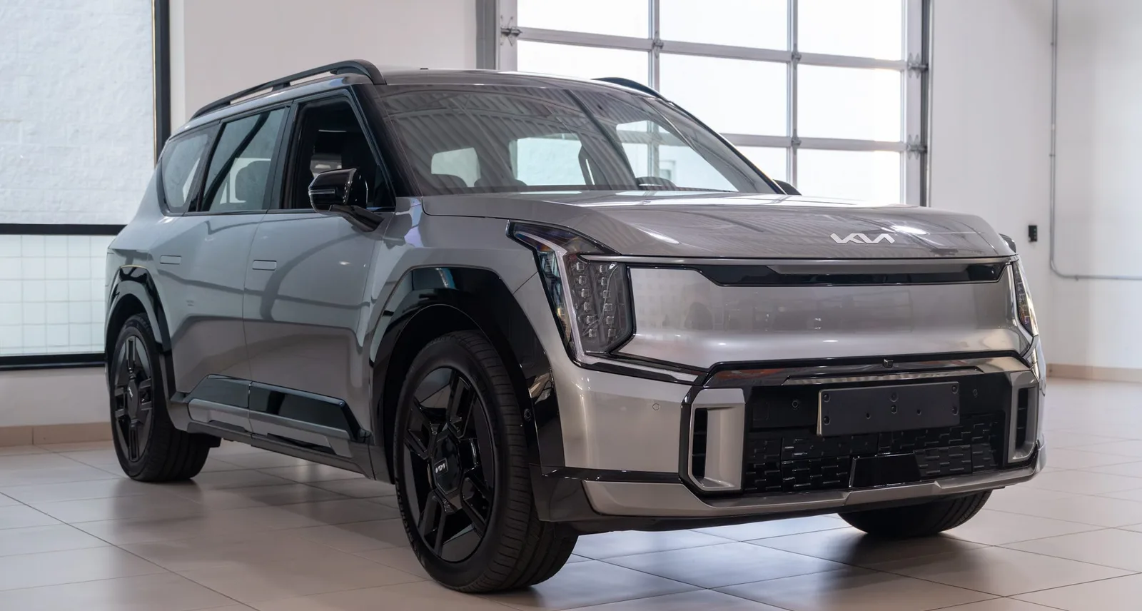 استكشاف كيا EV9 2024: تصميم داخلي وخارجي مذهل وألوان متعددة