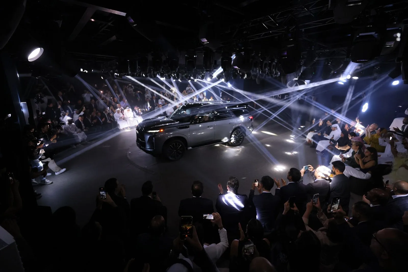 إطلاق إنفينيتي QX80 الجديدة كليًا في دبي: بداية عصر جديد للفخامة
