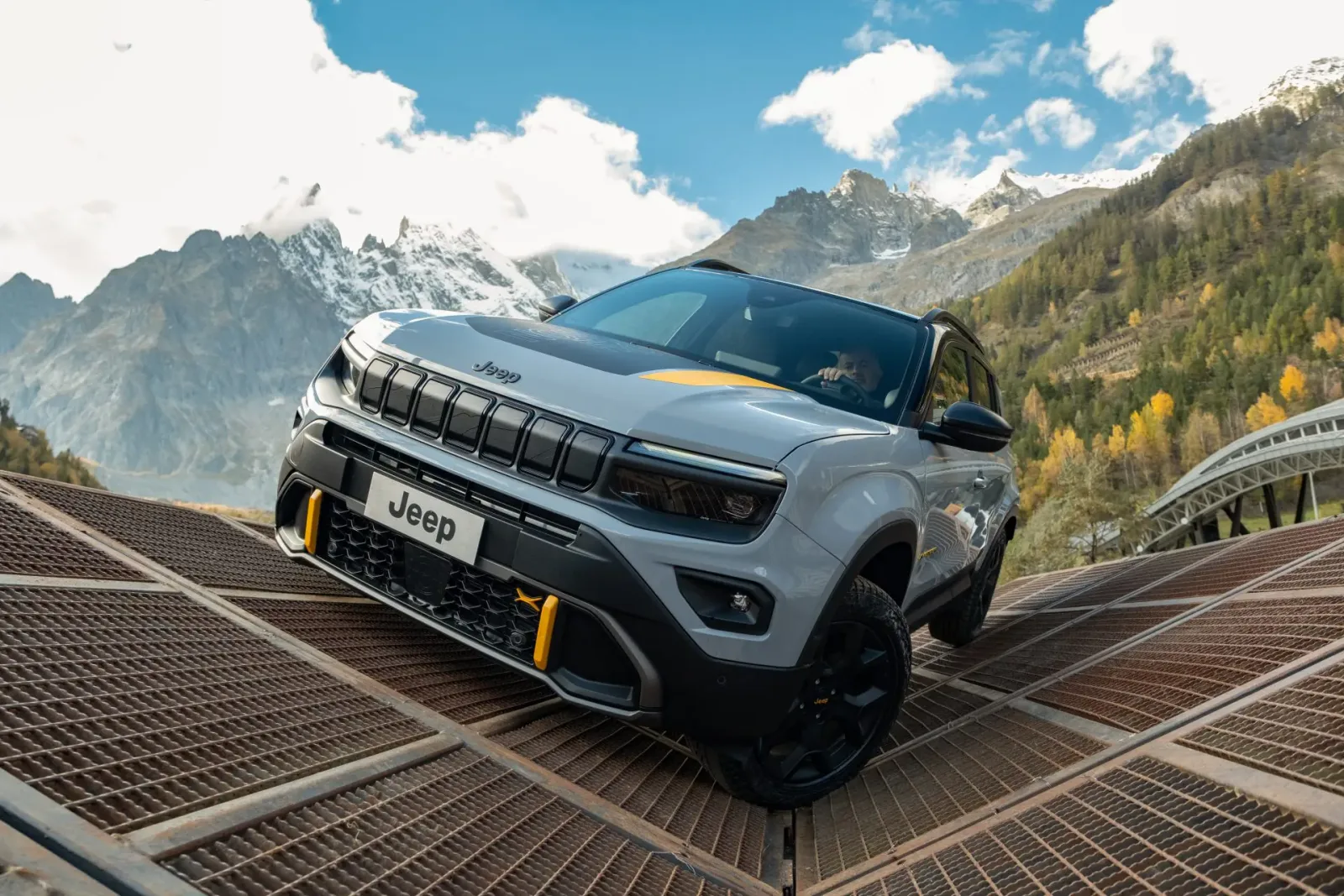 النسخة الهجينة من جيب أفينجر Jeep Avenger 4xe
