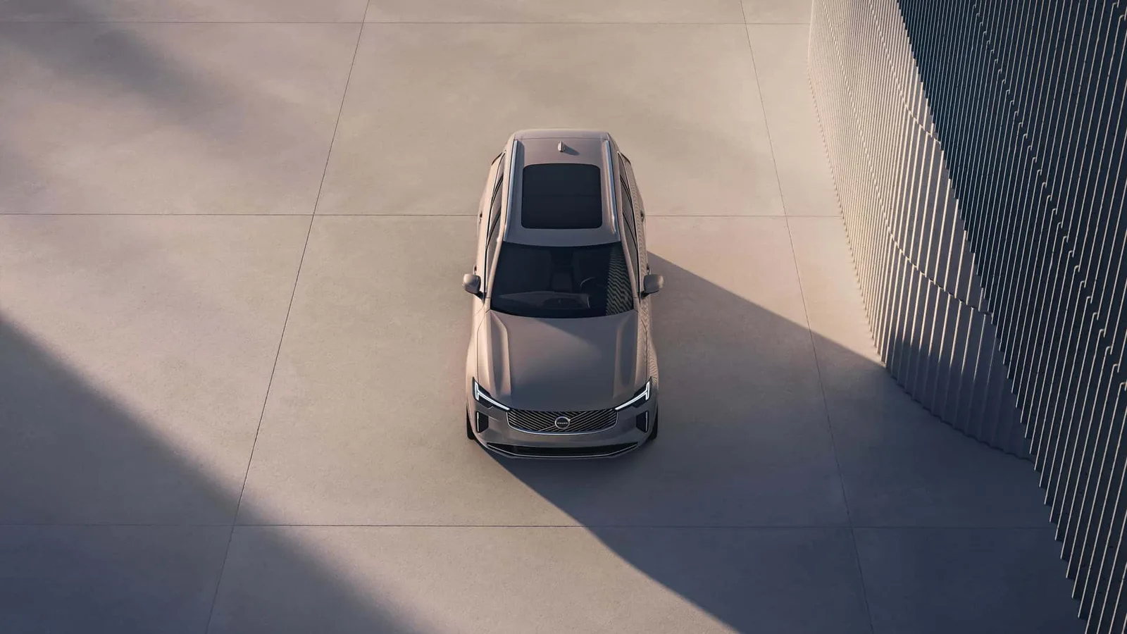 فولفو تستعد لإطلاق نسخة هجينة من طراز XC90