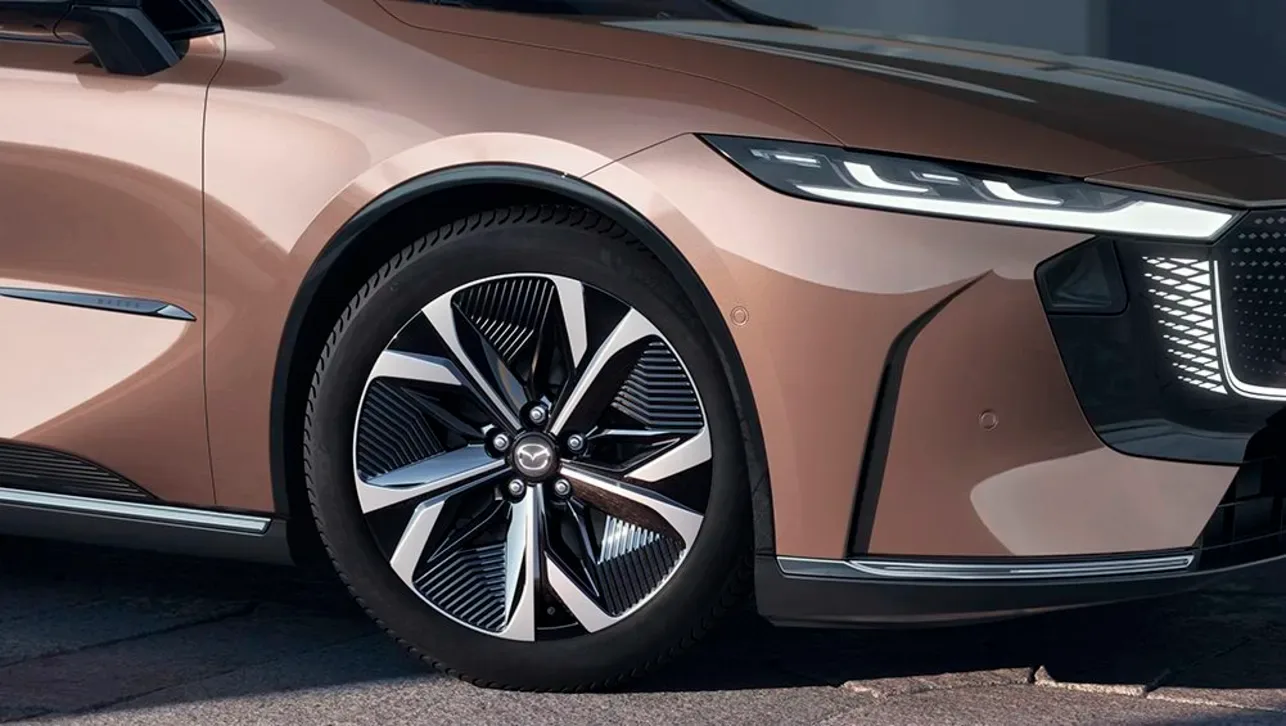 Mazda EZ-6 الكهربائية تنطلق عالمياً بتصميم متفرد وأداء فائق!