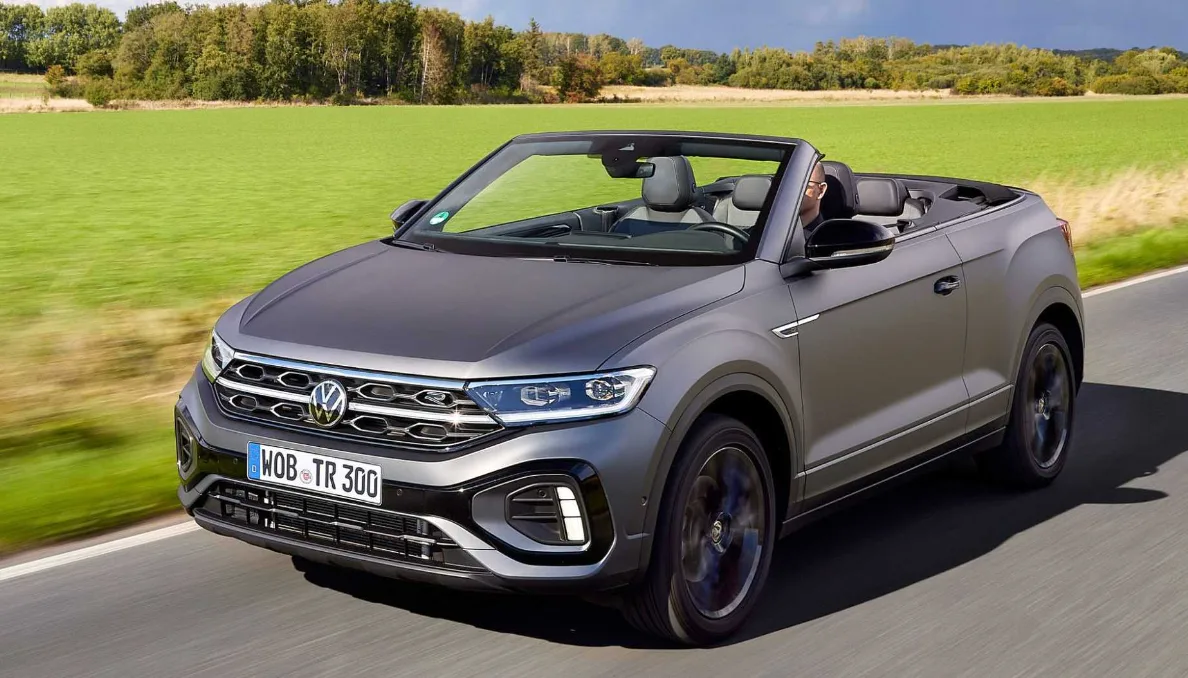 VW T-Roc Cabriolet تتصدر قائمة السيارات المكشوفة الأكثر مبيعًا في أوروبا لعام 2024