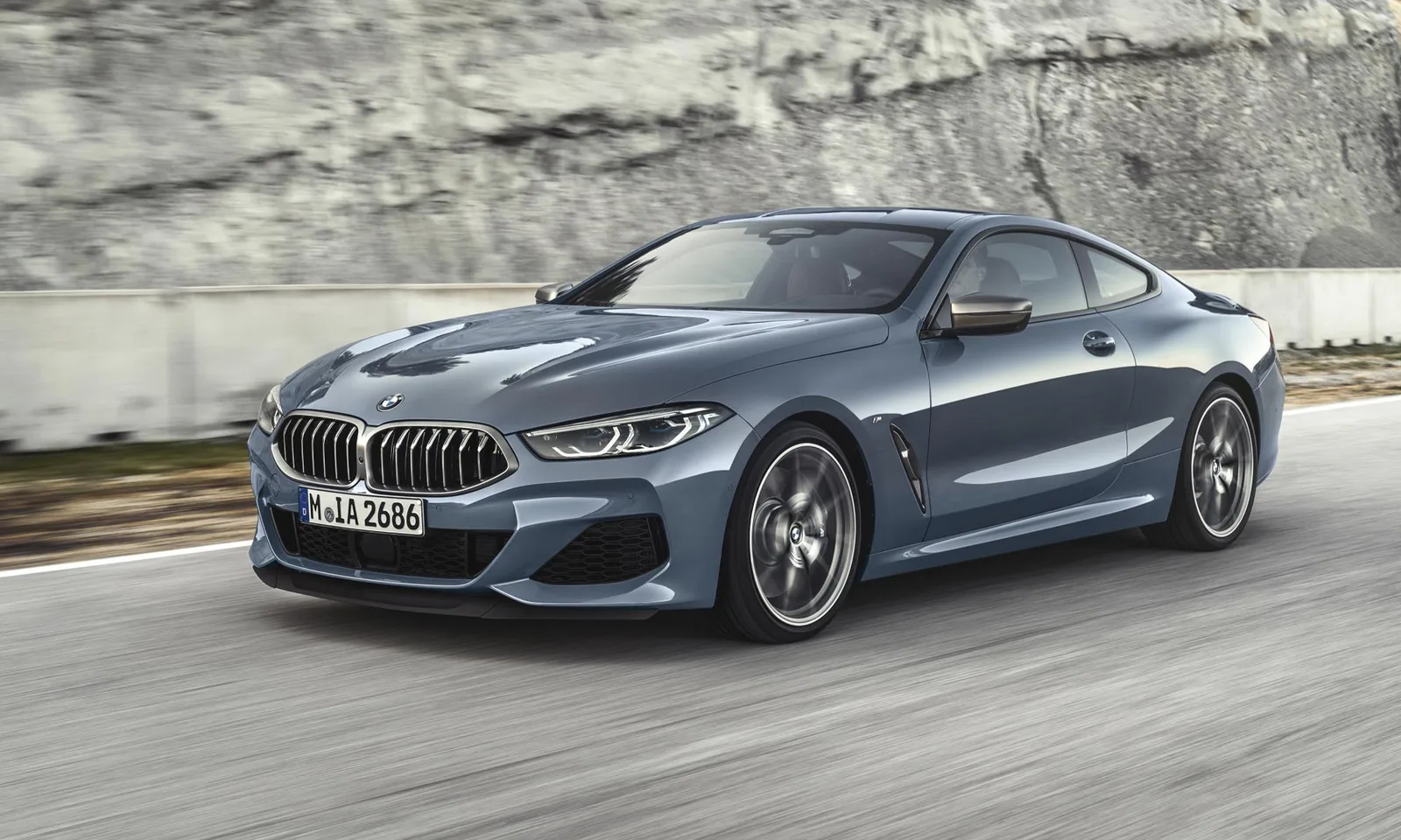 BMW تستدعي أكثر من 100 ألف سيارة في أمريكا بسبب مشاكل في المحرك