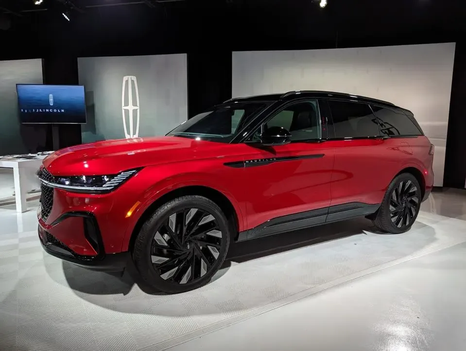 لينكولن تطلق Nautilus 2024 مع تقنية Turbo-Hybrid