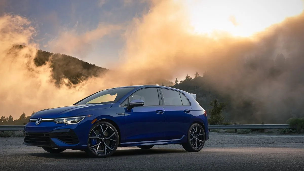 فولكس واجن GTI كلوب سبورت 2025 تنافس أسرع سيارات الهاتشباك الرياضية