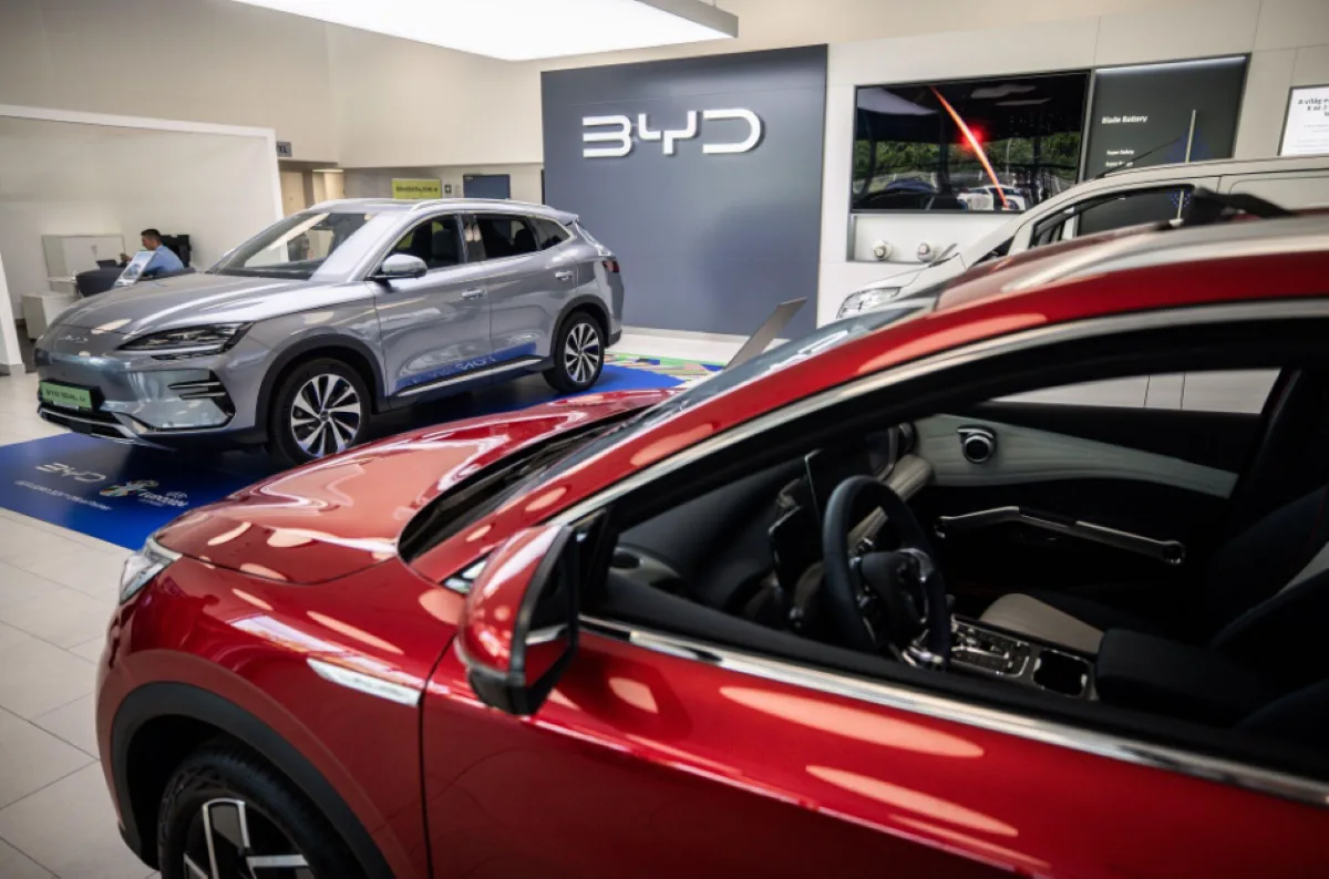 سيارات هجينة من BYD تحقق قطع مسافة 2000 كيلومتر بدون توقف