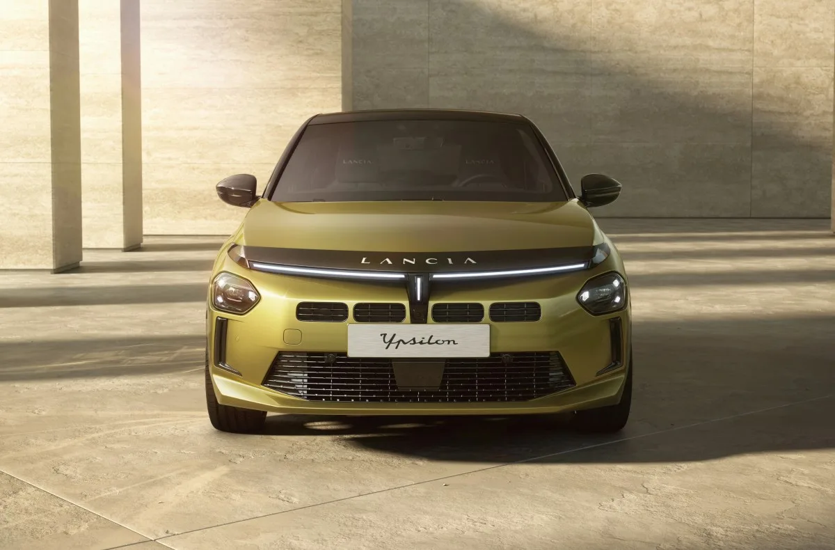 طرازات Ypsilon 2024 متوفرة للبيع الآن في إيطاليا