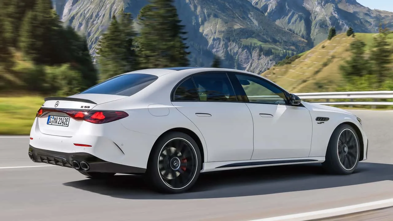 مرسيدس AMG E53 الهجينة: الكشف الرسمي عن أحدث إضافة لعائلة السيارات الفاخرة