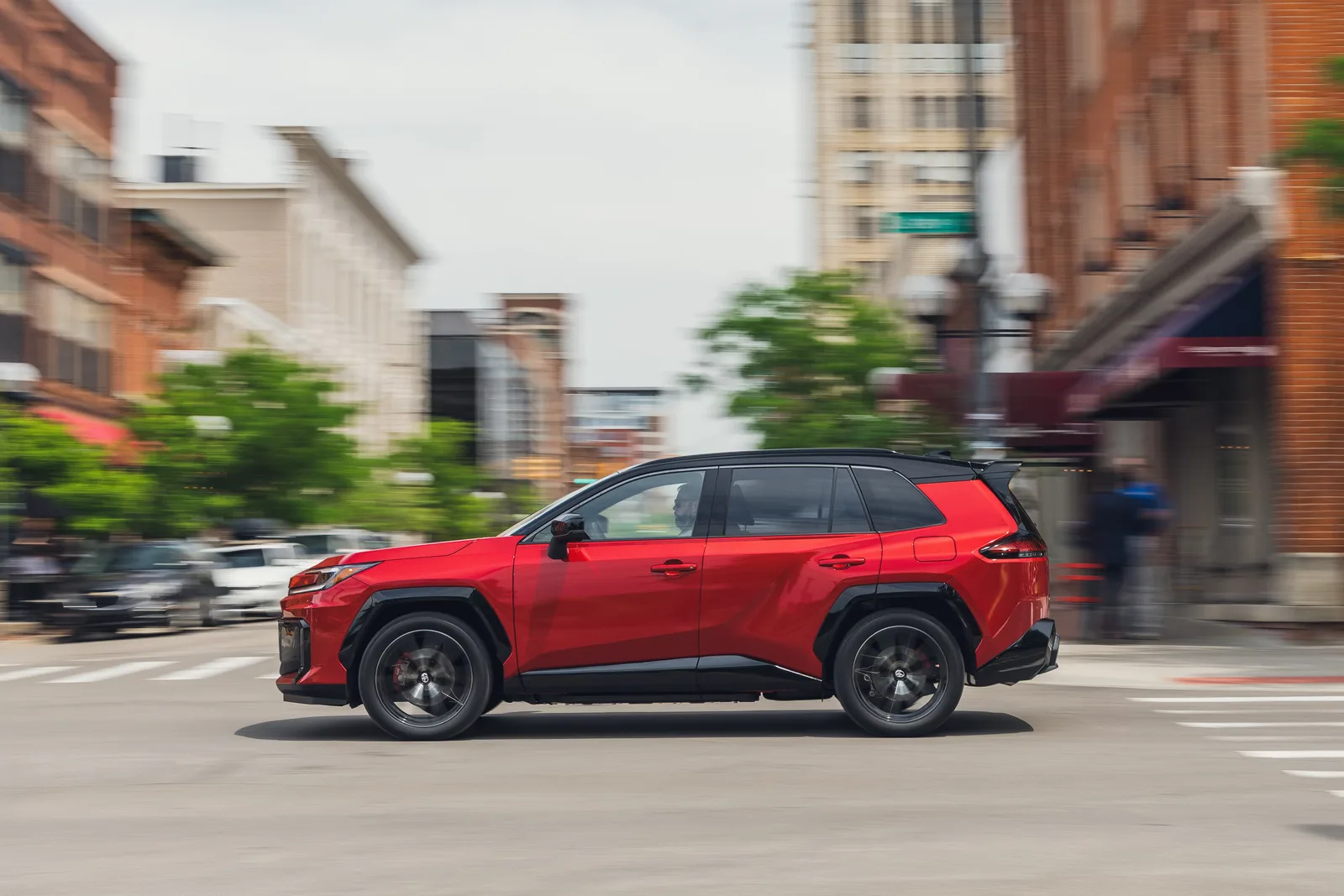 تويوتا RAV4 GR Sport 2026 بقوة 324 حصان
