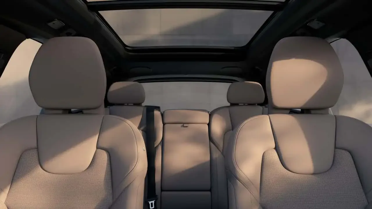 فولفو تكشف عن XC60 وXC90 موديل 2028 بمدى كهربائي مذهل