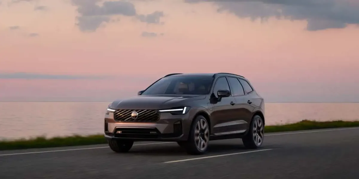 فولفو تكشف عن XC60 وXC90 موديل 2028 بمدى كهربائي مذهل