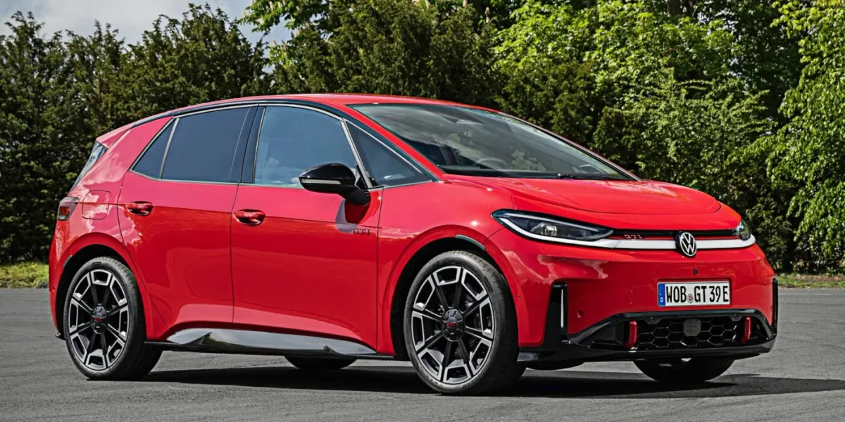 فولكس واجن تكشف عن ID.3 GTI الكهربائية لأول مرة
