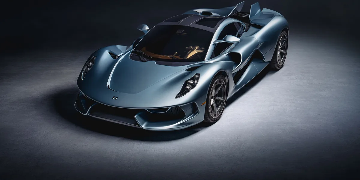 هينيسي تطلق Blackbird.. هايبركار خارقة تعيد الناقل اليدوي إلى الواجهة
